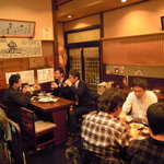 Dontaku - 夜は酒好きが集まります。賑やかな雰囲気もあります。ワイワイガヤガヤ出来る宴会の予約も承ってますよ～