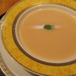 めん房 -  ・前菜　旬の桃の冷たいスープ