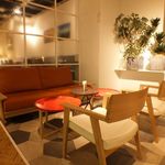 Cafe & Dining ICHI no SAKA - ゆったりくつろげるソファー席