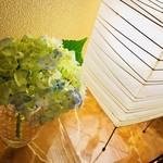 美国観光ハウス - 至る所に素敵な紫陽花が生けられています。