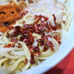 ラーメン二郎 - 粗挽き唐辛子投下～♪