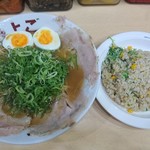 ひよこ - ラーメン焼めし付 ¥600