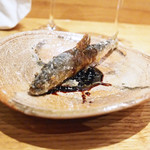 やまぐち - 滋賀県の安曇川の天然鮎の素揚げ、バルサミコと実山椒のソース添え