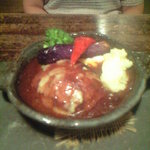 フランシーズ ナチュール - メイン：煮込みハンバーグポーチドエッグ添え