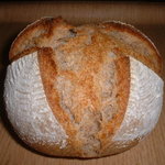 アルル - 料理写真:古式製法で造る「古代パン￥360」・粉と塩と水飲みで造り、天然酵母菌やイーストは無使用、少し酸味があります。