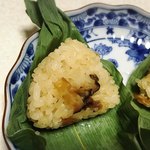 すみや亀峰菴 - 朝食の松茸おこわ。
      持ち帰って美味しくいただきました♡