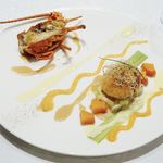 シャトー　ラ・パルム・ドール - 活伊勢海老のロティ ポワローのテリーヌ添え
      サフラン風味のブールブランソースと人参のピュレソース