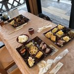 船番所 - 隣の方達が選んだ食材
まだ取りに行ってる