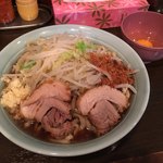 Menya Akatsuki - あかつき麺大盛り（780円）
                        生たまご（50円）、揚げにんにく（50円）