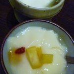 China Modern Liang You　良友 - 飲茶ランチ1600円　杏仁豆腐とタピオカ...