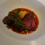 鉄板DINING集 - 黒毛和牛モモ肉のステーキ ピエモンテ風