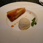 鉄板DINING集 - 紅玉林檎のタルトタタン バニラアイス添え