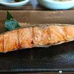 Sakanaya Hosokawa - 酒菜家 ほそ川 ＠西葛西 塩気を感じない厚切りで大きい ふり塩銀鮭焼
