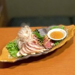横浜 地鶏と個室 兼政 - 地鶏のたたき(690円)