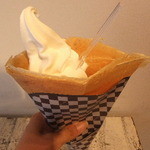 スプーンカンパニー - 発酵バター＆メープルシュガーのクレープ　（700円）＋ゴールデンミルクソフト（＋250円）