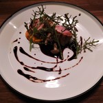 Le Trefle - Plat メイン料　豚フィレ肉のロース､キャロット柚子､赤ワインソース　