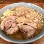 ラーメン BooBoo太郎。 - 再訪問 2018/10 小ラーメン(豚2枚) 少なめ 「ニンニクアブラ」(740円)