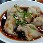 上海好味道小籠湯包 - ピリ辛水餃子。そんなに辛くなかったです