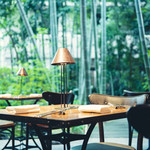 フォーチュンガーデンキョウト - お庭のすぐ隣でお食事が楽しめるテラス席
