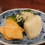 鳥田中 - お通しの漬物
