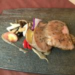 Megu - 豚肩ロース肉の低温オーブン焼き 
                              紫マスタードソース
