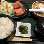 串の味 東八 - 牛もつ煮と若鶏の唐揚げ定食 950円