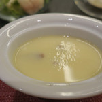 あもん ヨコ - フォアグラ入り、すっぽん出汁の茶碗蒸し　ズームアップ