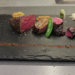 あもん ヨコ - 炉釜焼き塊肉ステーキ