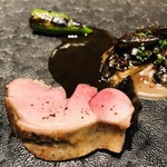 大山町産仔猪　カラス茸　風船茸　舞茸　キノコのピュレ　アマナガ唐辛子