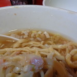 ラーメン二郎 - 表面層の脂