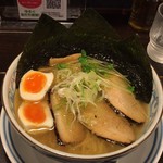 あじくま - 料理写真:中華そば白スペシャル盛り