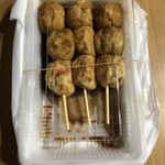 Yuriage Takoyaki Ririappu - 串に刺さったタコ焼きが懐かしい