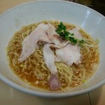 煮干ラーメンとローストビーフ パリ橋 - 煮干ラーメン(白)