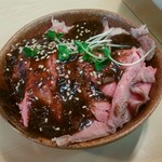 煮干ラーメンとローストビーフ パリ橋 - ローストビーフ丼(小)