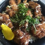 Karaage Champion - 空飛ぶ唐揚げ丼+2個追加 (*´ω`*) ライスL無料