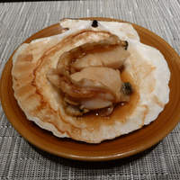 日本料理 花むさし - 殻付き帆立貝の焦がし醤油焼き