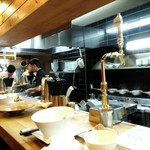 くそオヤジ最後のひとふり - 厨房