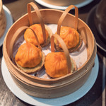 Mott 32 - 海鮮小籠包95HKD