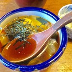郷土料理 大衆割烹 ほづみ亭 - 醤油、だし汁、生卵に鯛の刺身