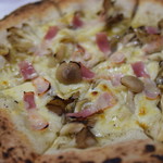 ピッザピッザピッザ - 秋のガーリックベーコン茸のピッツア800円