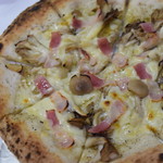 ピッザピッザピッザ - 秋のガーリックベーコン茸のピッツア800円