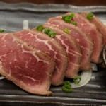 餃子工房 道 ～あぶし～ - 国産牛赤身のたたきUP