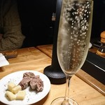 カルネジーオ イースト - 