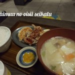 SAPPORO餃子製造所 - 餃子ザンギ定食の味噌汁の存在感すご