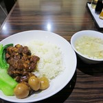 芳子 - 魯肉飯1080円