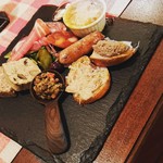 ビストロ デ トロワ - 