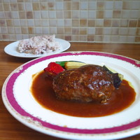 ドラード - ドラード特製荒挽きハンバーグ１，０００円（税込）