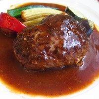 ドラード - ドラード特製荒挽きハンバーグ