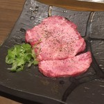 Yakiniku Ushiwakamaru - 上塩タン