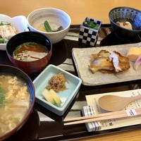 京懐石 美濃吉 竹茂楼 ホテル阪急インターナショナル店 - 